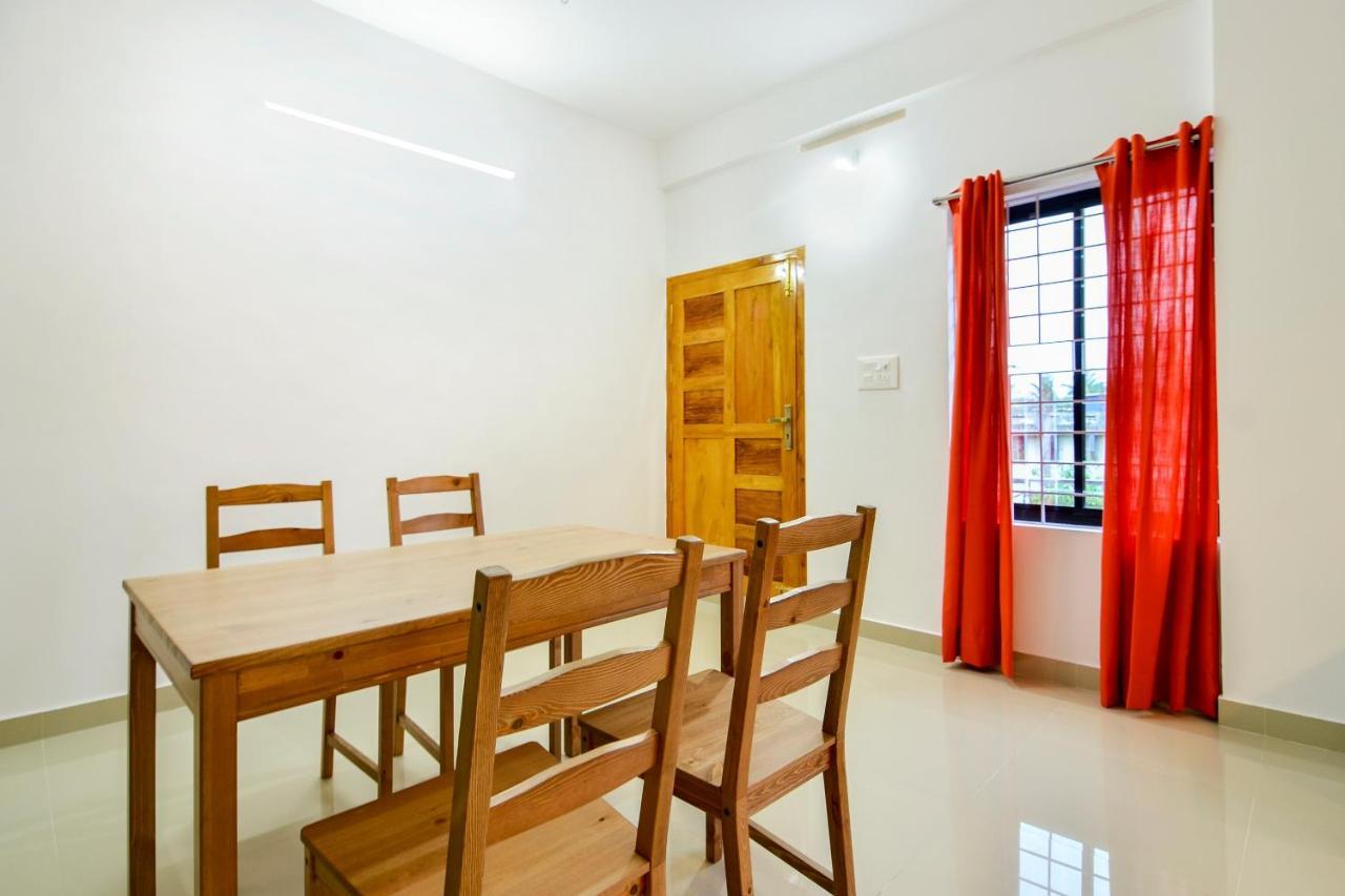 Oyo Home 81801 Akash Villa Trippapur Екстериор снимка