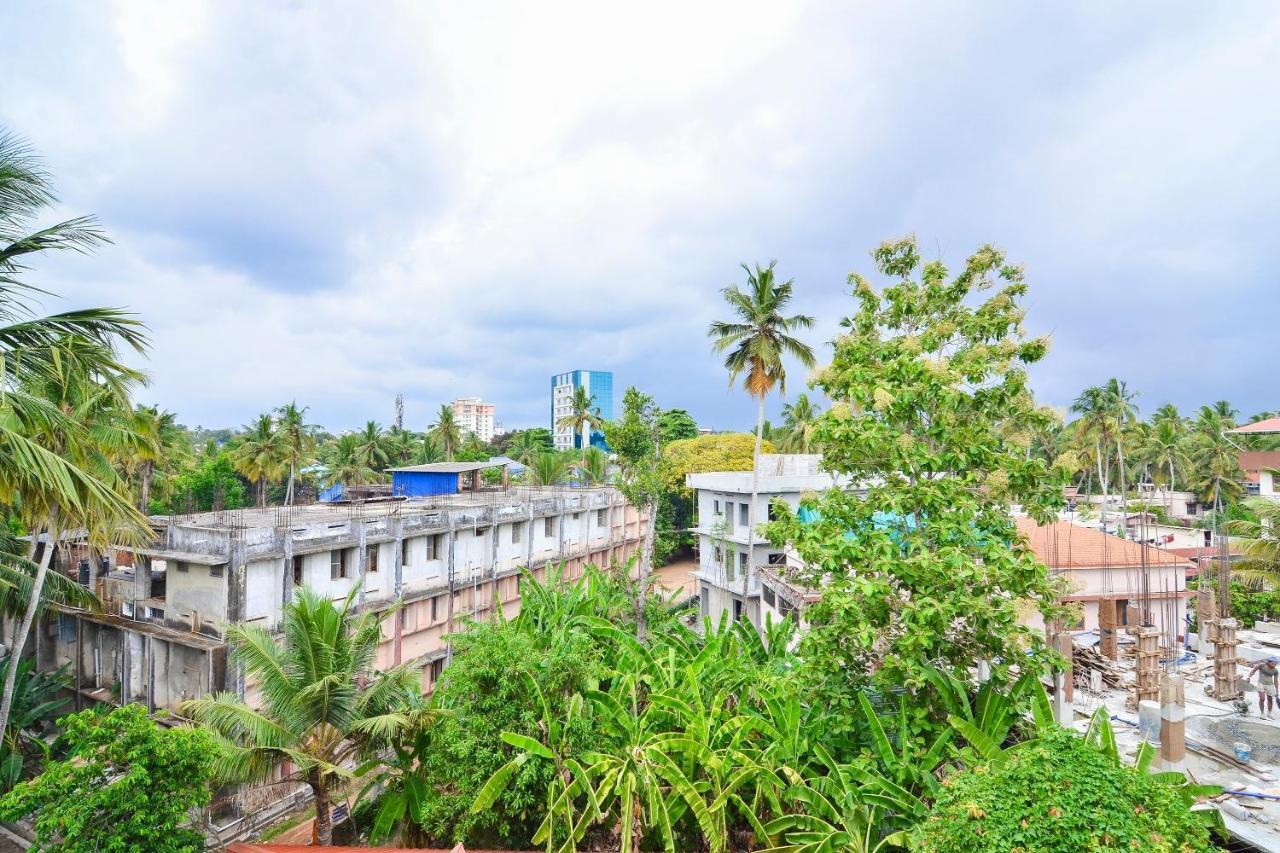 Oyo Home 81801 Akash Villa Trippapur Екстериор снимка