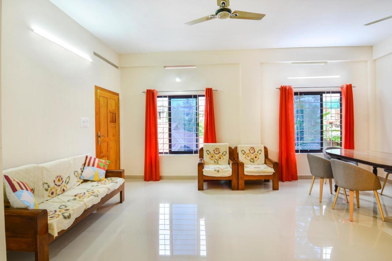 Oyo Home 81801 Akash Villa Trippapur Екстериор снимка