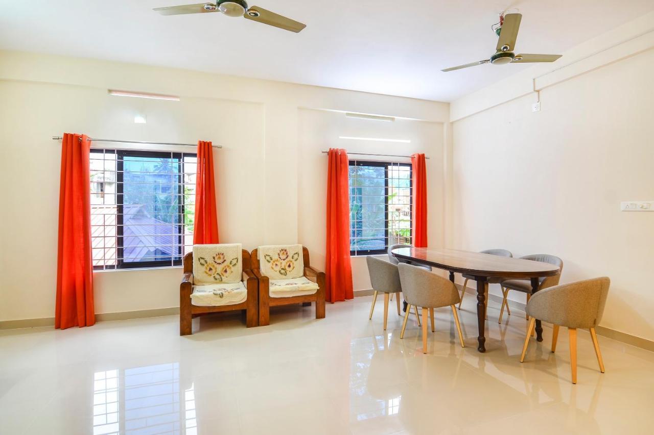 Oyo Home 81801 Akash Villa Trippapur Екстериор снимка